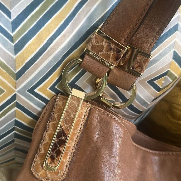 Michael Kors Matilda Leather Women’s Satchel Bag - Picture 3 of 12